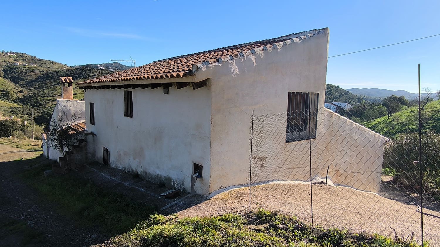 6 quarto Quinta/Casa Rural para venda em Almogia com garagem - 145 000 € (Ref: 8722365)