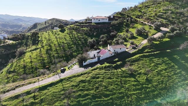 6 chambre Finca/Maison de Campagne à vendre à Almogía avec garage - 145 000 € (Ref: 8722365)