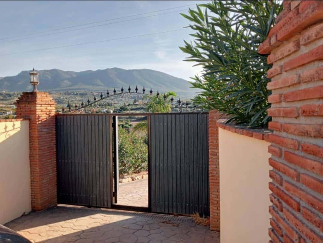 5 sypialnia Dom szeregowy na sprzedaż w Coin z basenem - 750 000 € (Ref: 9219134)