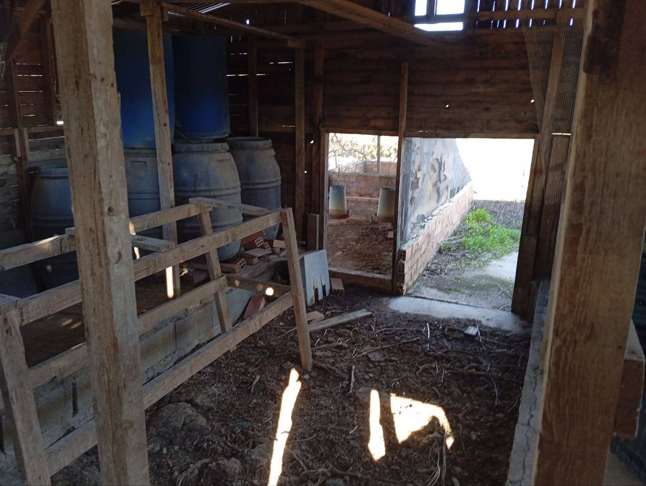 Maalaistalo myytävänä paikassa Coin mukana 
autotalli - 128 000 € (Ref: 9499972)