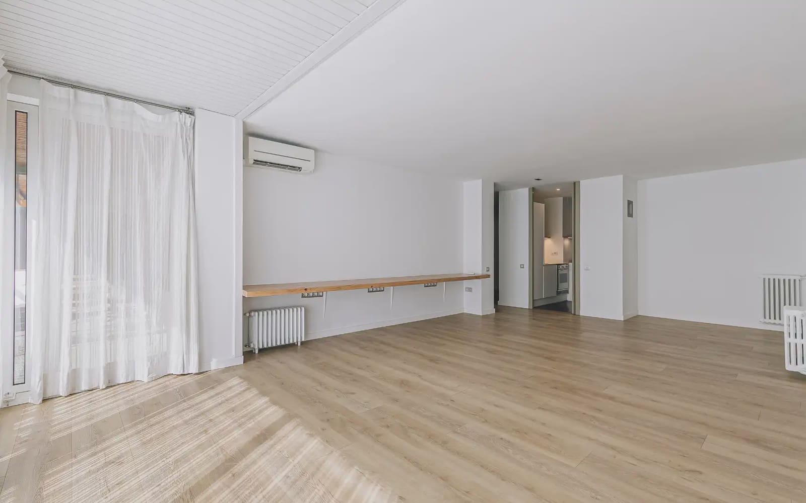 3 sovrum Lägenhet att hyra i Barcelona stad med pool garage - 2 950 € (Ref: 10007481)