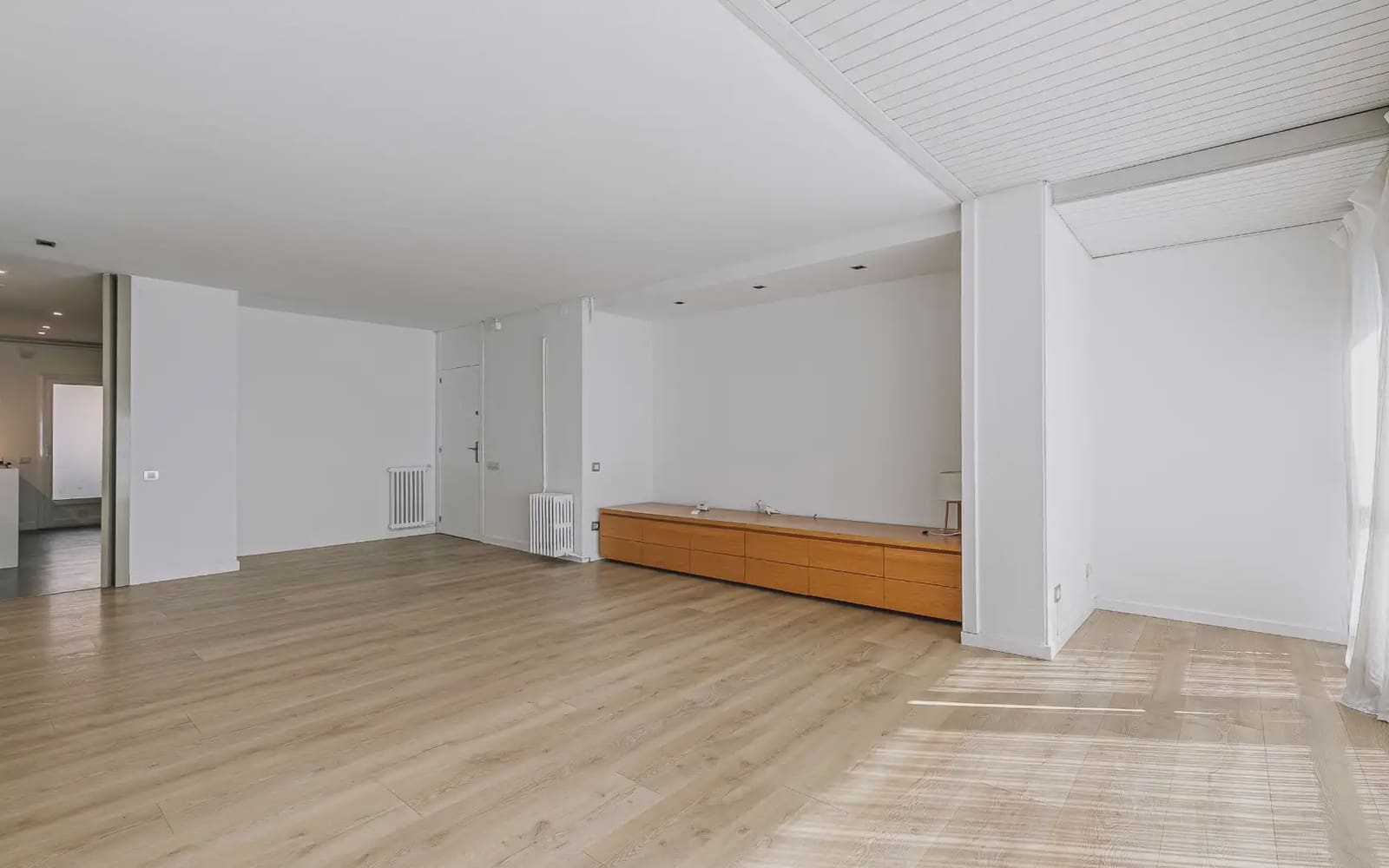 3 sovrum Lägenhet att hyra i Barcelona stad med pool garage - 2 950 € (Ref: 10007481)