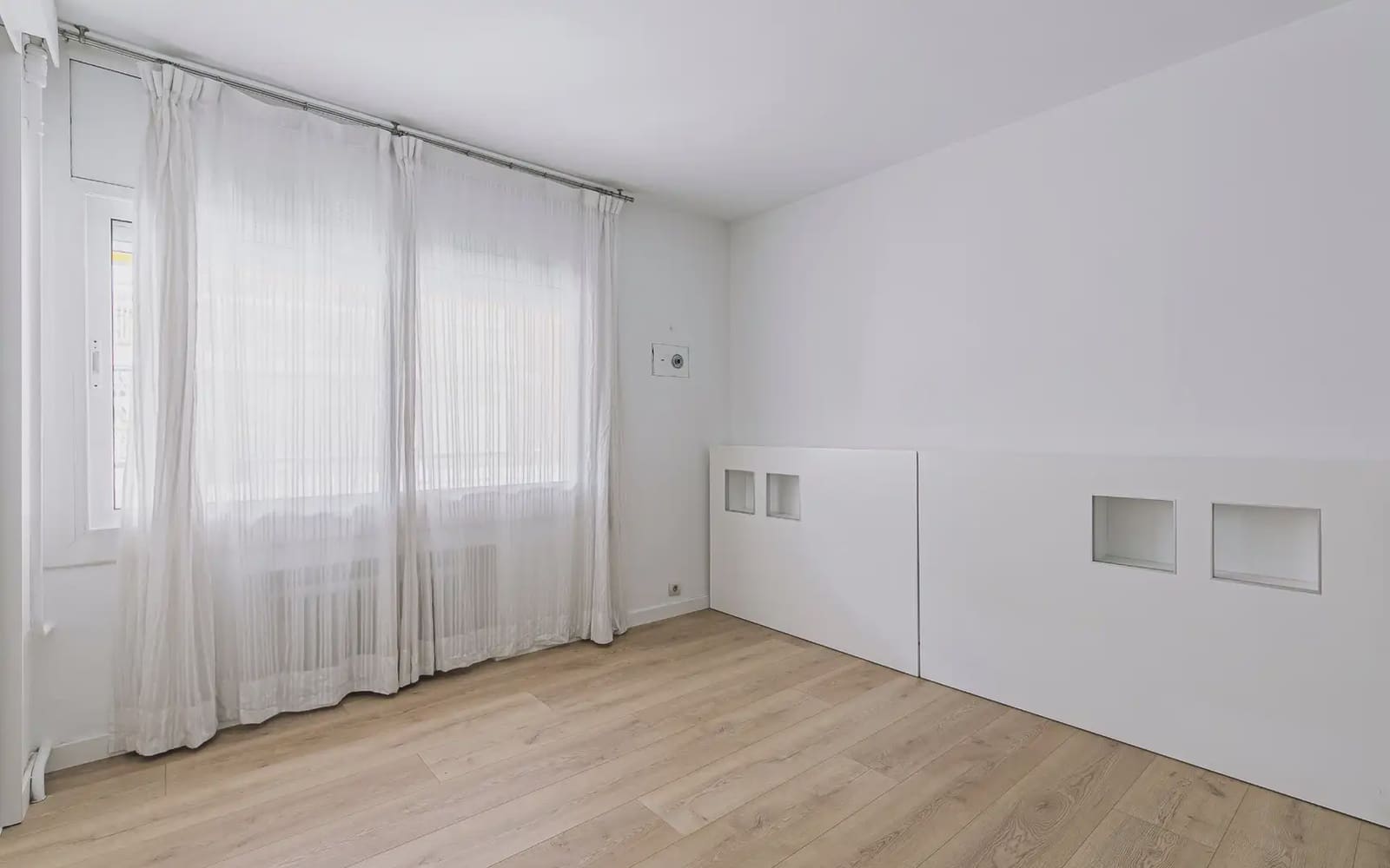 3 sovrum Lägenhet att hyra i Barcelona stad med pool garage - 2 950 € (Ref: 10007481)