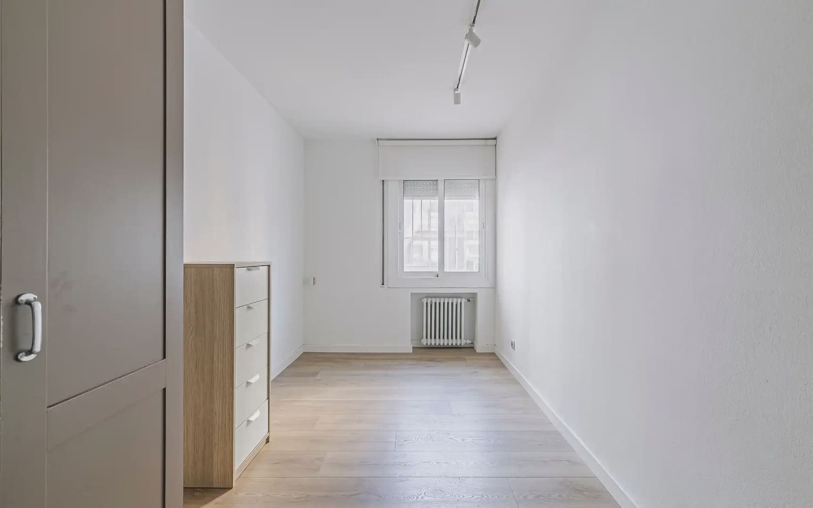 3 sovrum Lägenhet att hyra i Barcelona stad med pool garage - 2 950 € (Ref: 10007481)