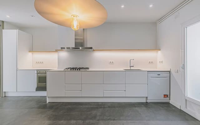 3 quarto Apartamento para arrendar em Sant Gervasi - Galvany, Barcelona cidade com piscina garagem - 2 950 € (Ref: 10007481)