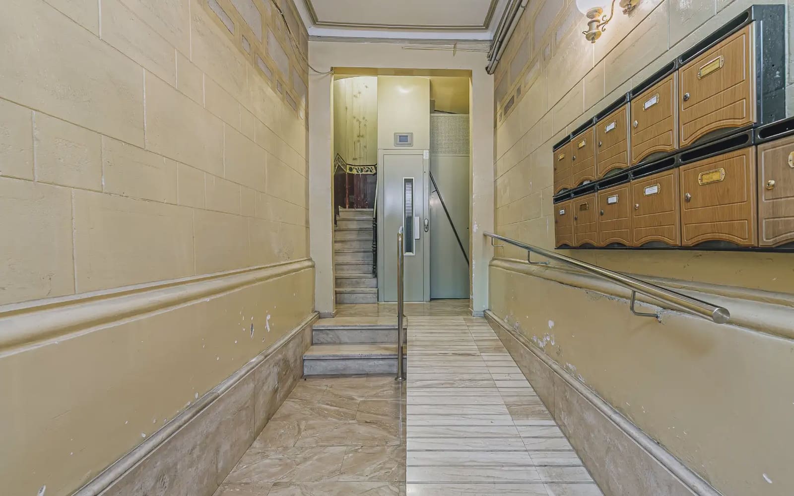 Piso de 2 habitaciones en Barcelona ciudad en venta - 890.000 € (Ref: 10009308)