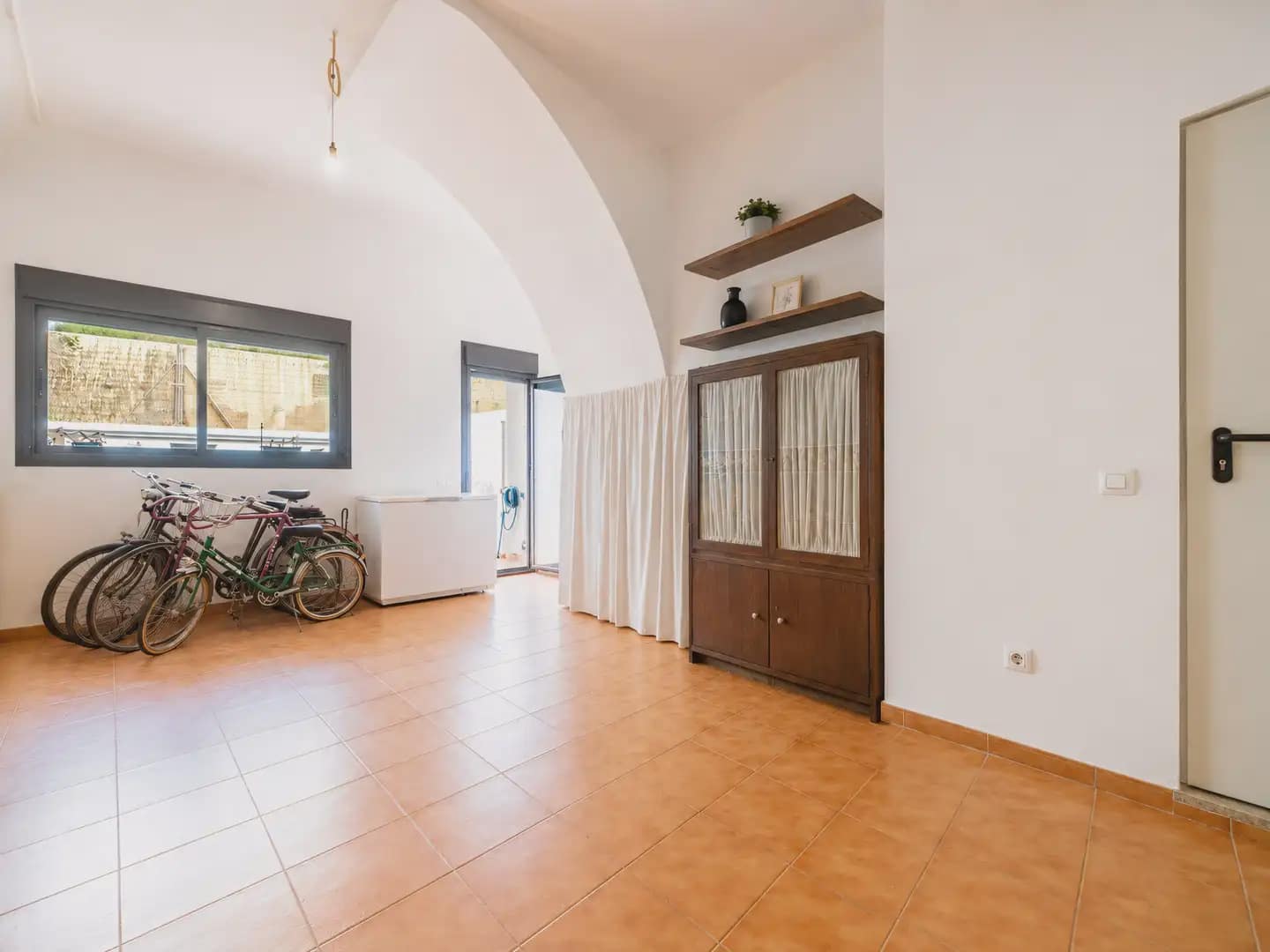4 bedroom Terraced Villa for sale in Massamagrell with garage - € 430,000 (Ref: 10009309)