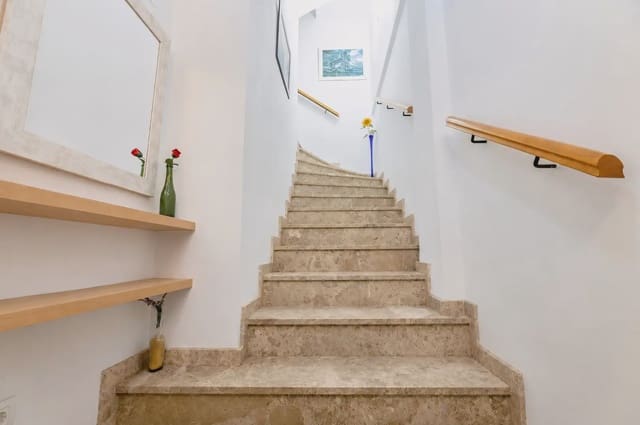 4 bedroom Terraced Villa for sale in Massamagrell with garage - € 430,000 (Ref: 10009309)