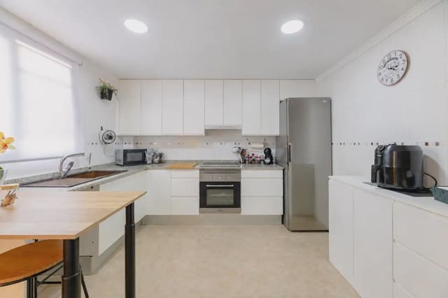 4 bedroom Terraced Villa for sale in Massamagrell with garage - € 430,000 (Ref: 10009309)
