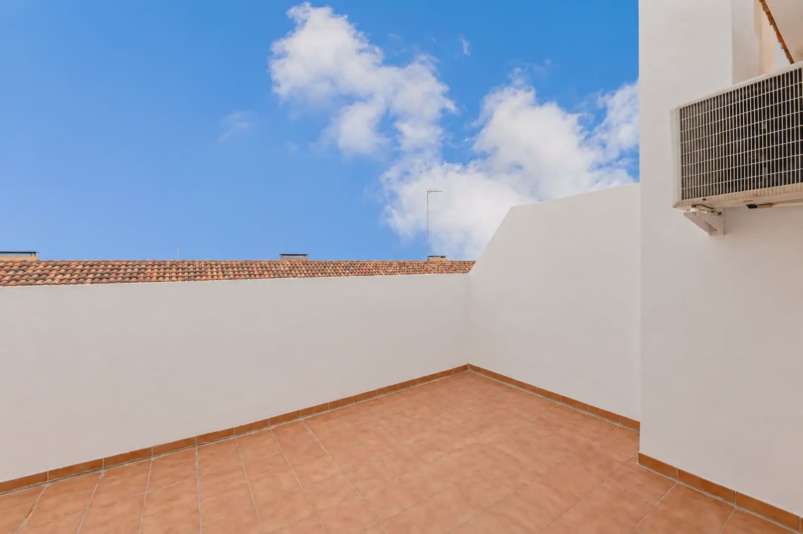 4 bedroom Terraced Villa for sale in Massamagrell with garage - € 430,000 (Ref: 10009309)