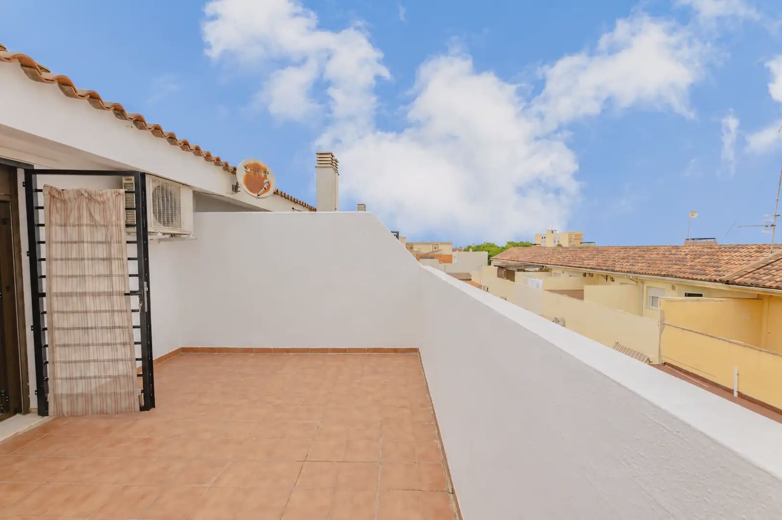 4 bedroom Terraced Villa for sale in Massamagrell with garage - € 430,000 (Ref: 10009309)