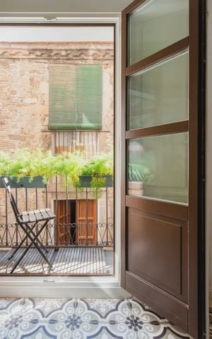 Appartement de 3 chambres à louer à El Barri Gòtic, Barcelone ville - 2 290 € (Ref: 10019379)