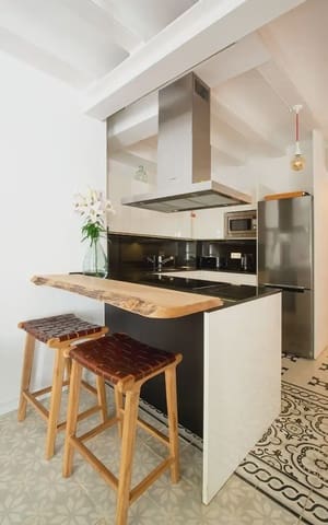 Appartement de 3 chambres à louer à El Barri Gòtic, Barcelone ville - 2 290 € (Ref: 10019379)