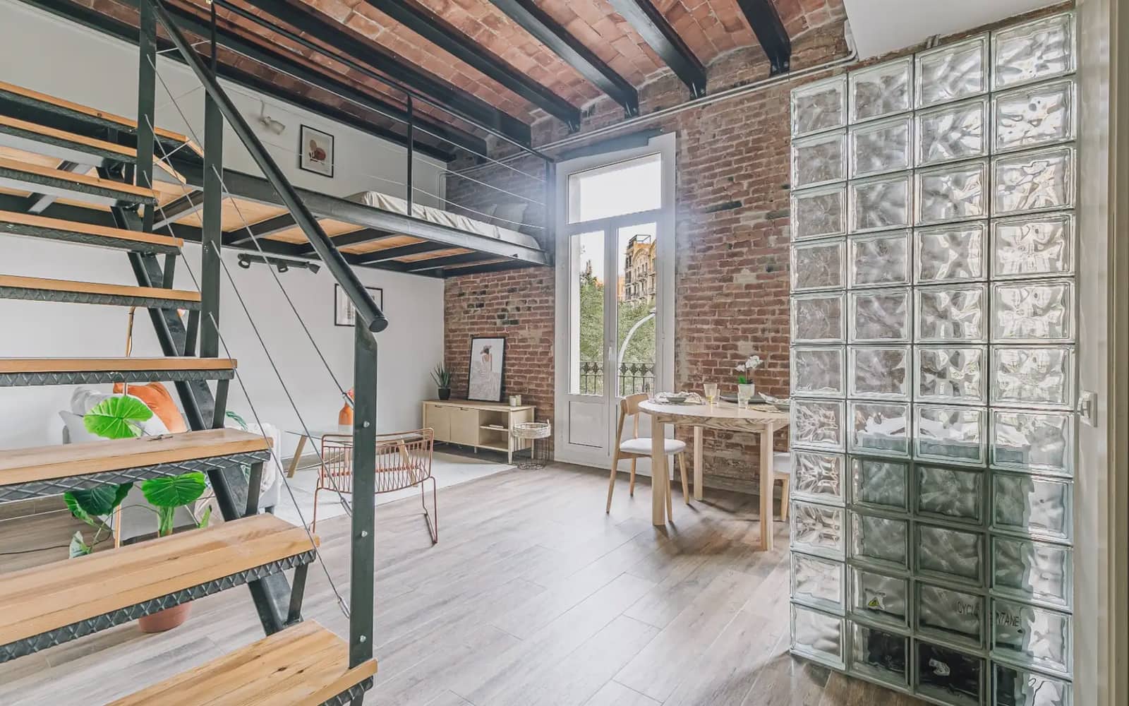 1 slaapkamer Flat te koop in Barcelona stad - € 245.000 (Ref: 10019553)