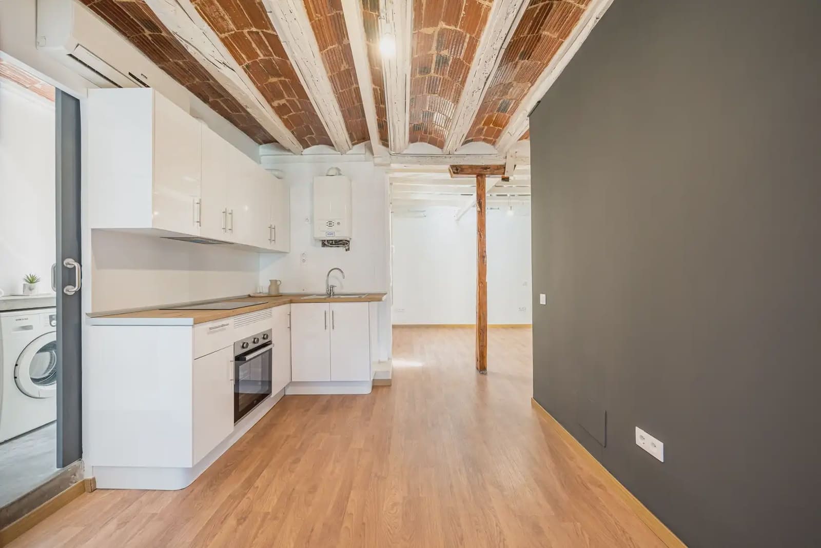 1 soveværelse Lejlighed til leje i Madrid by - € 1.400 (Ref: 10022895)