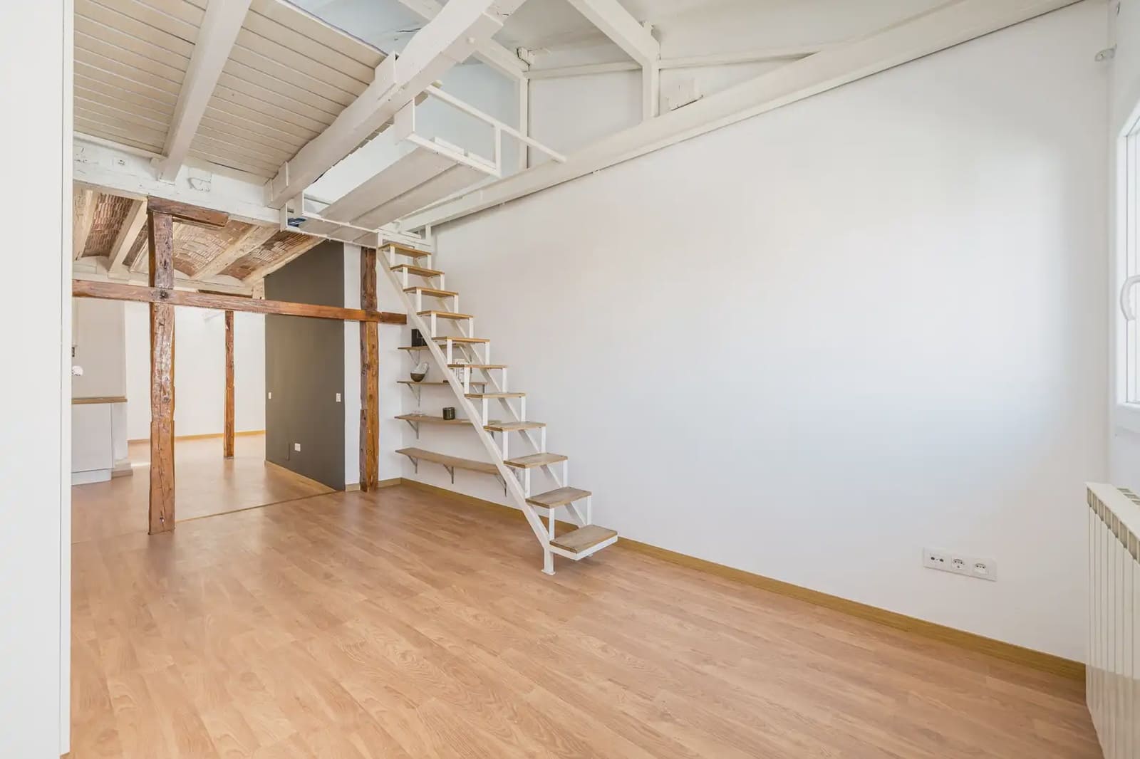1 soveværelse Lejlighed til leje i Madrid by - € 1.400 (Ref: 10022895)