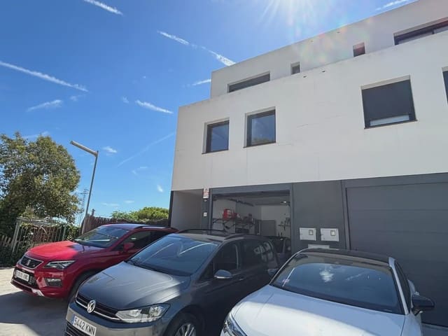 4 bedroom Townhouse for sale in Cabrera de Mar with pool garage - € 565,000 (Ref: 10035731)