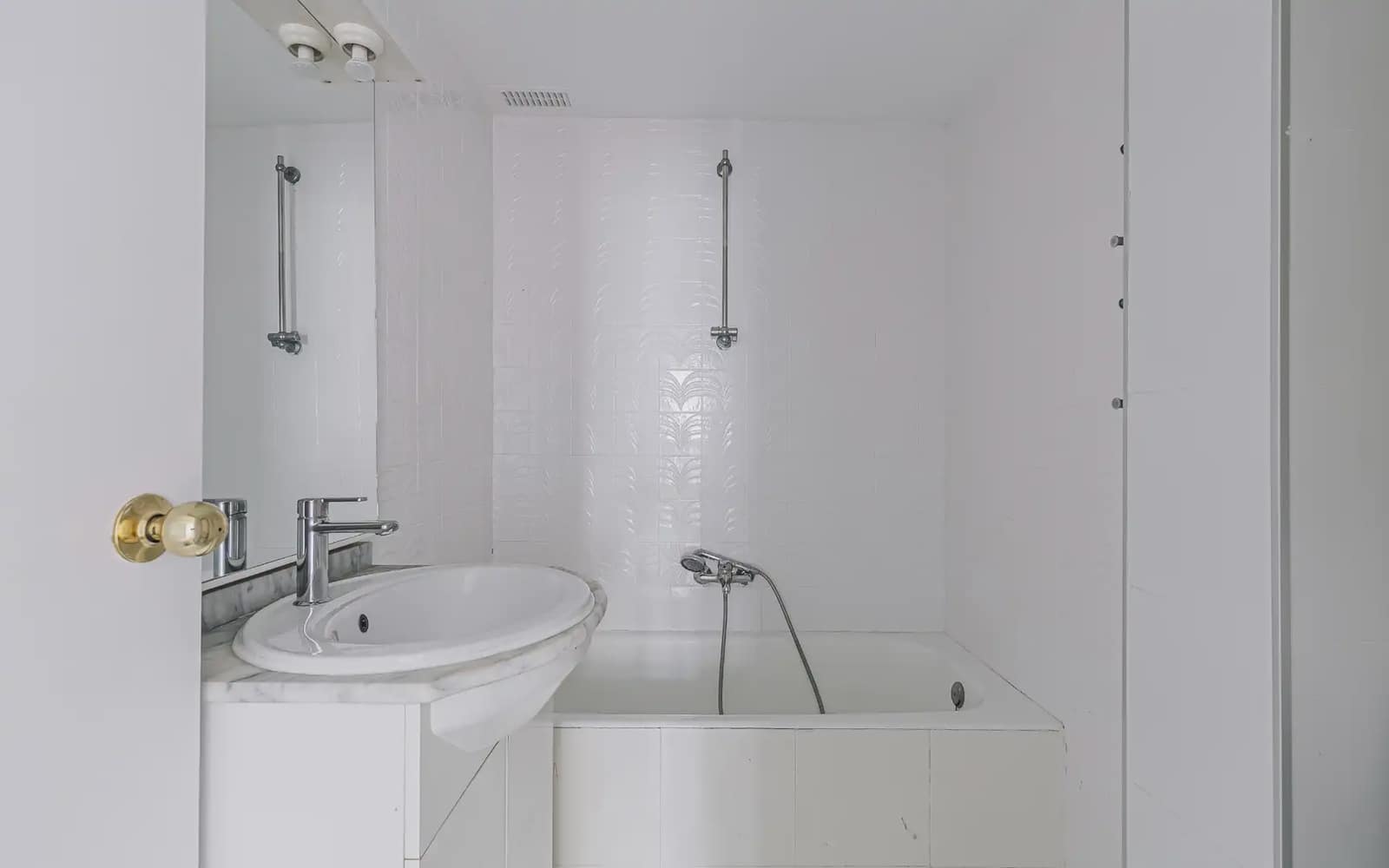 4 slaapkamer Flat te koop in Barcelona stad - € 460.000 (Ref: 10036221)