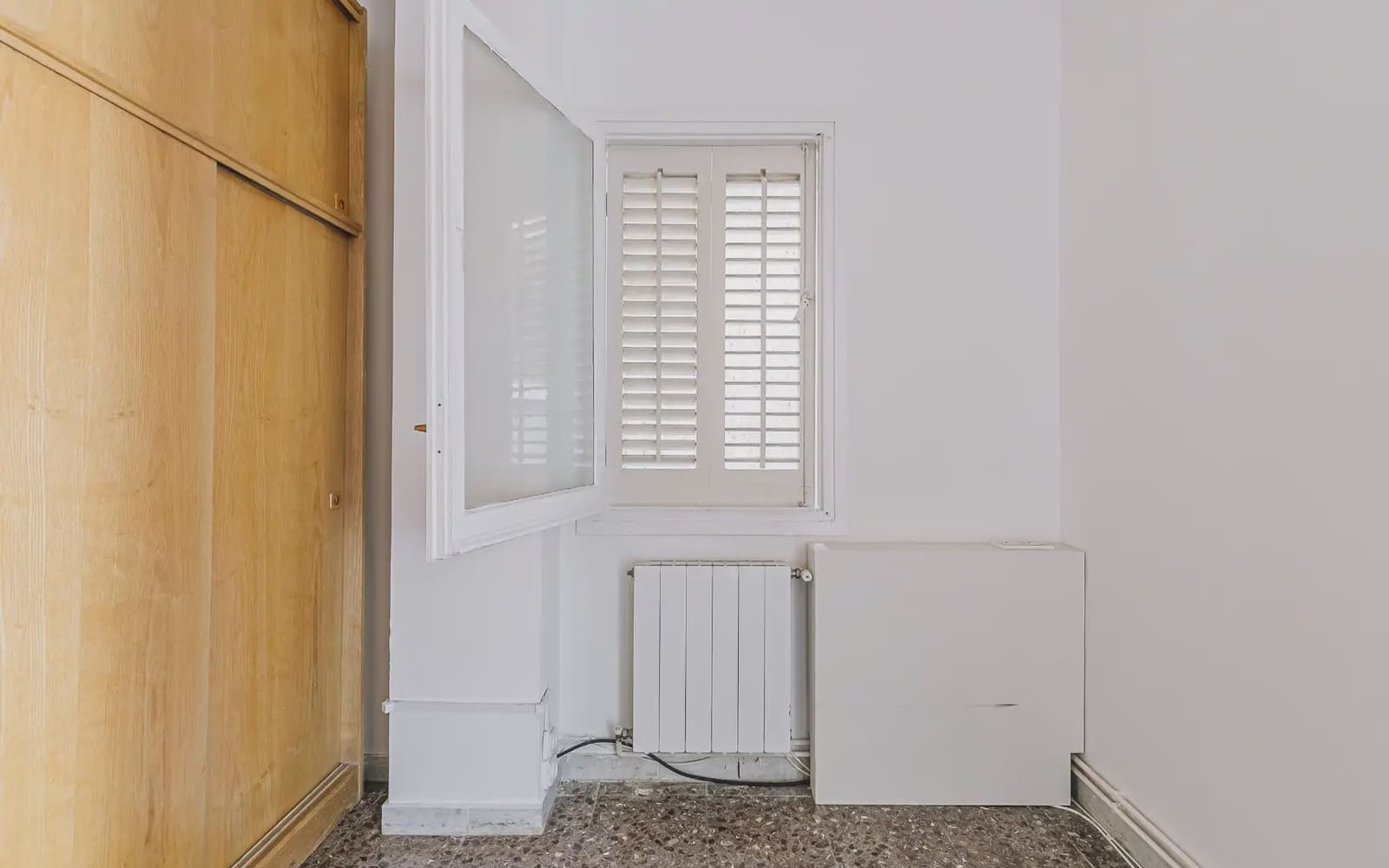 4 slaapkamer Flat te koop in Barcelona stad - € 460.000 (Ref: 10036221)