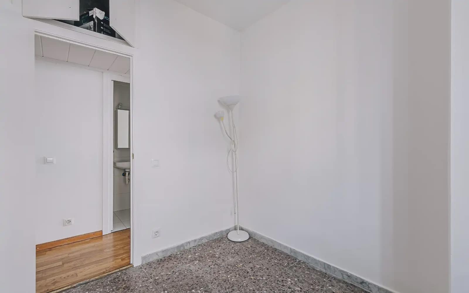 4 slaapkamer Flat te koop in Barcelona stad - € 460.000 (Ref: 10036221)