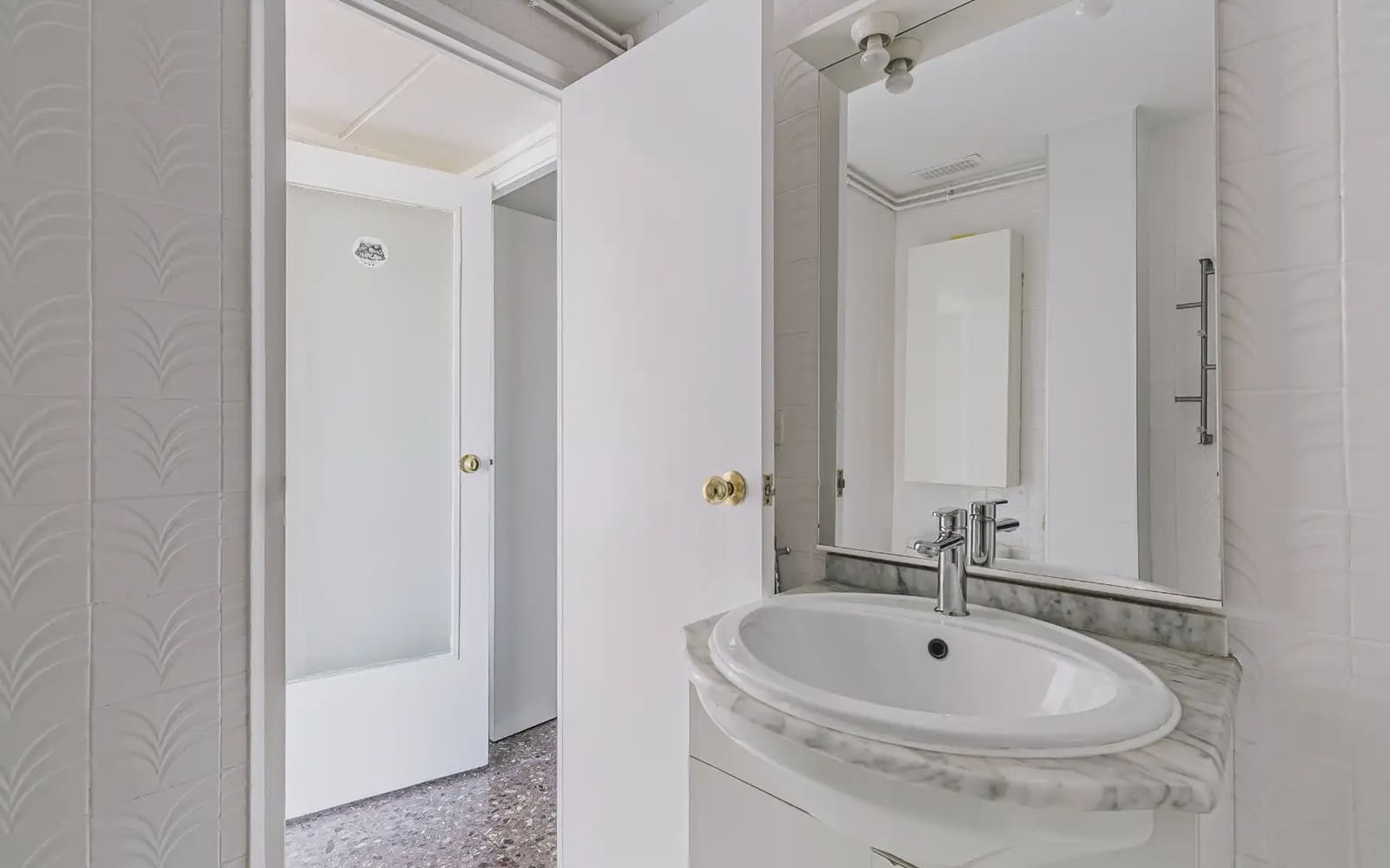 4 slaapkamer Flat te koop in Barcelona stad - € 460.000 (Ref: 10036221)