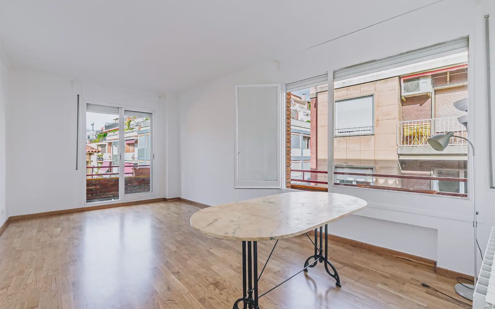 4 slaapkamer Flat te koop in Barcelona stad - € 460.000 (Ref: 10036221)