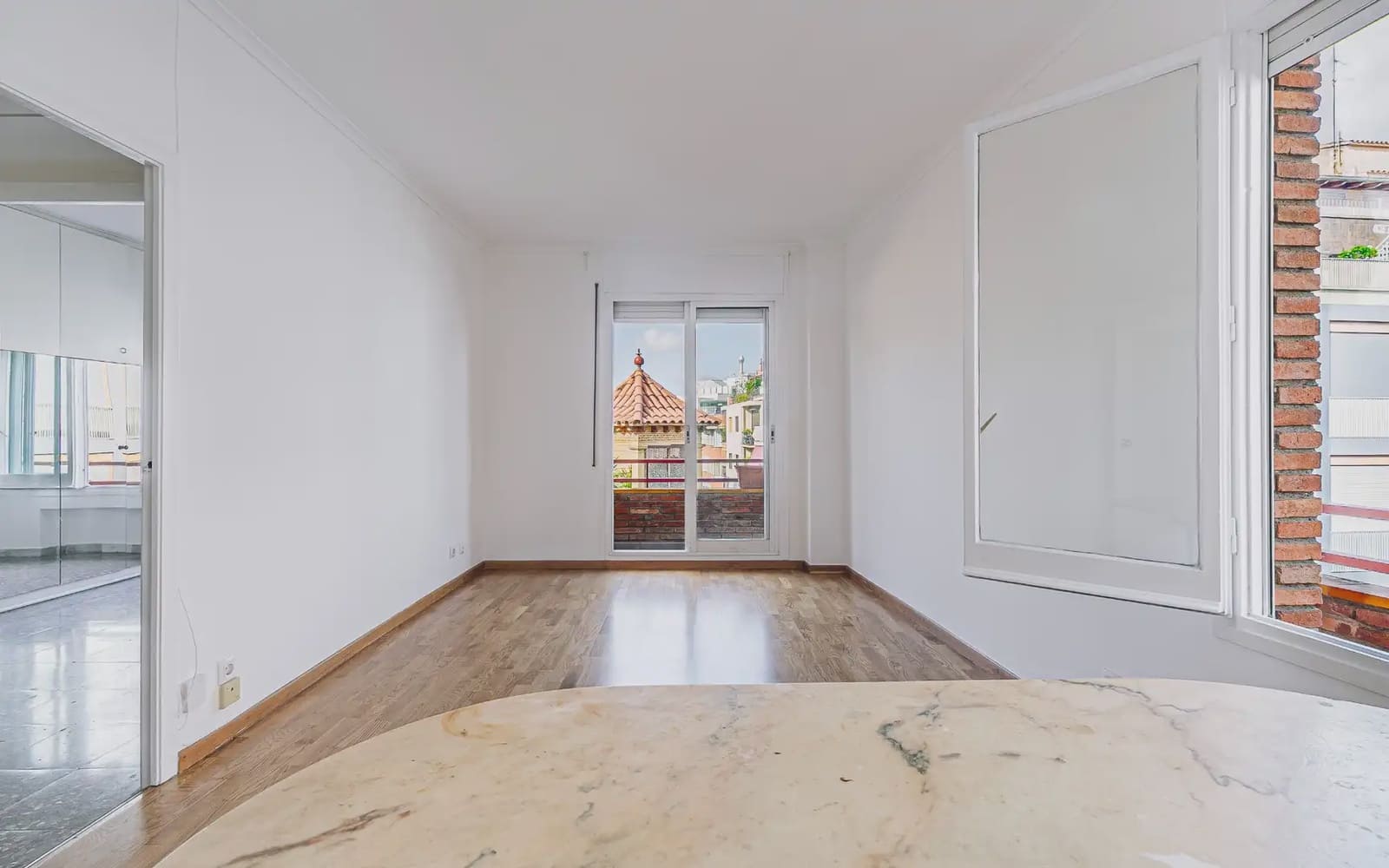 4 slaapkamer Flat te koop in Barcelona stad - € 460.000 (Ref: 10036221)