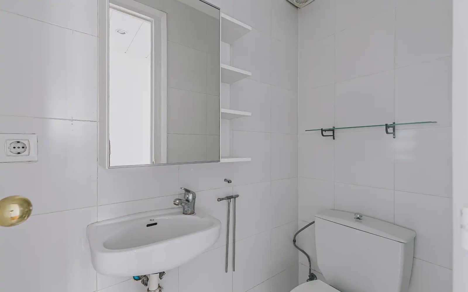4 slaapkamer Flat te koop in Barcelona stad - € 460.000 (Ref: 10036221)
