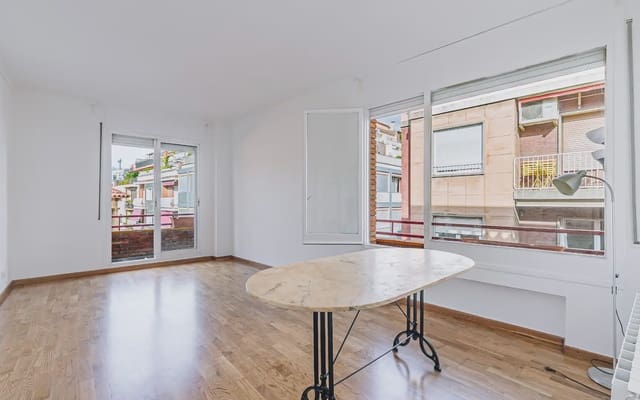 4 quarto Apartamento para venda em El Putxet i El Farró, Barcelona cidade - 460 000 € (Ref: 10036221)