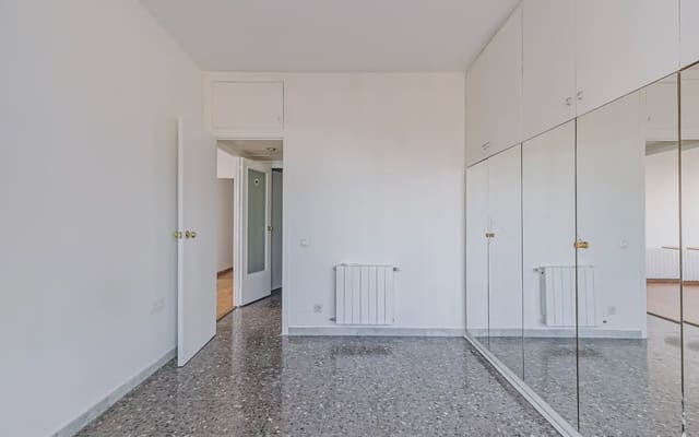 4 quarto Apartamento para venda em El Putxet i El Farró, Barcelona cidade - 460 000 € (Ref: 10036221)