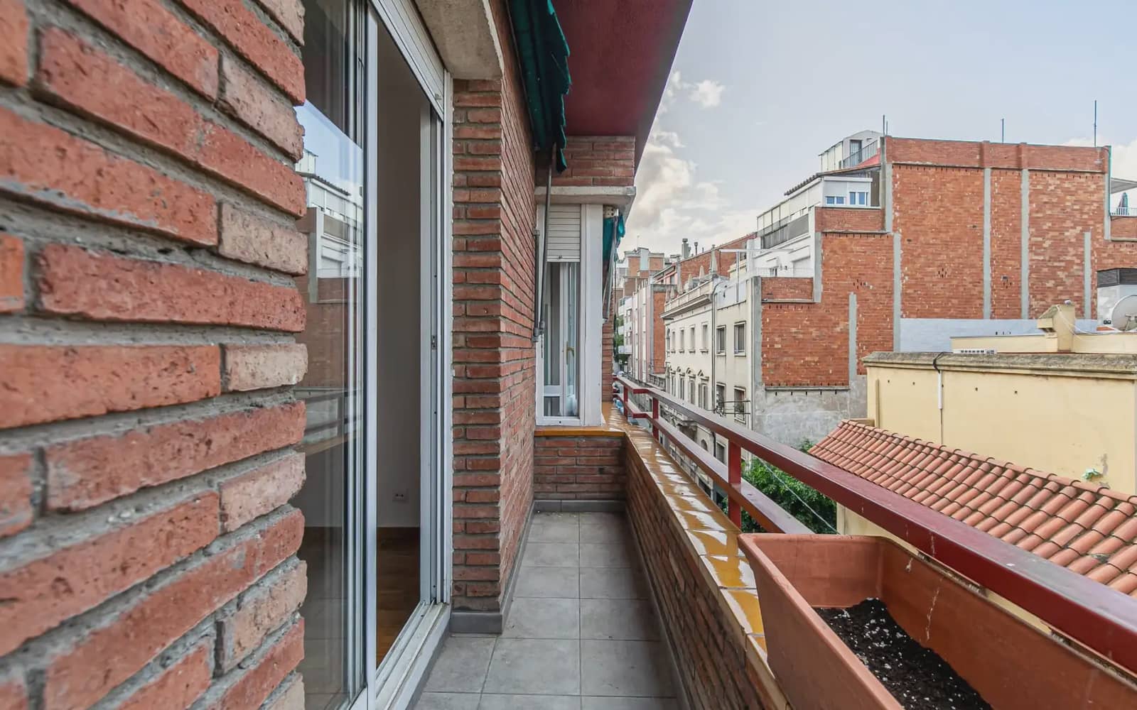 4 slaapkamer Flat te koop in Barcelona stad - € 460.000 (Ref: 10036221)