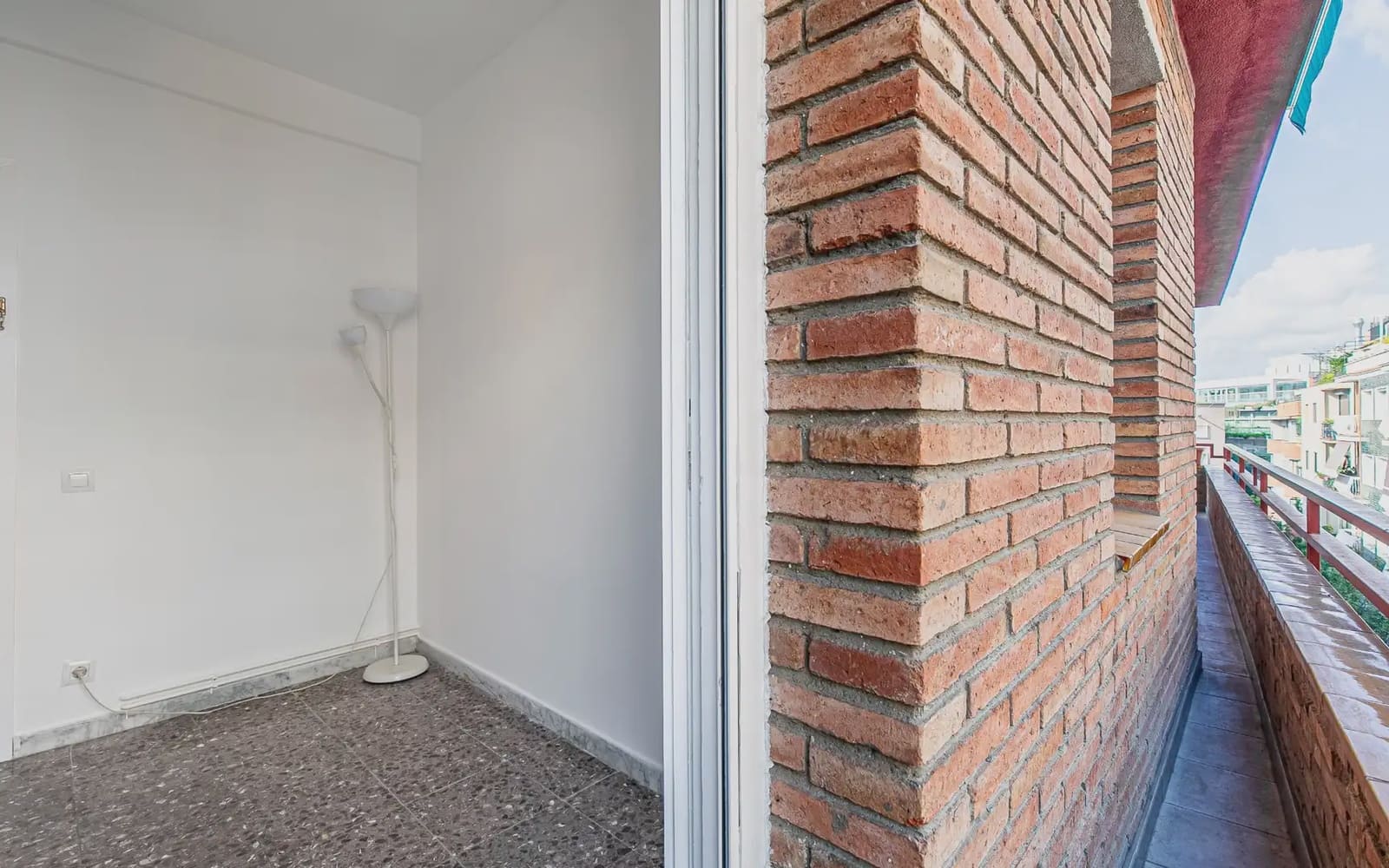 4 slaapkamer Flat te koop in Barcelona stad - € 460.000 (Ref: 10036221)
