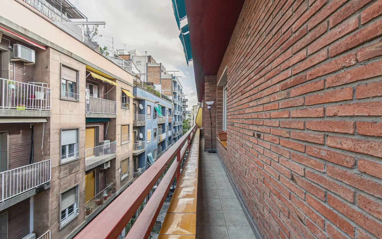 4 slaapkamer Flat te koop in Barcelona stad - € 460.000 (Ref: 10036221)