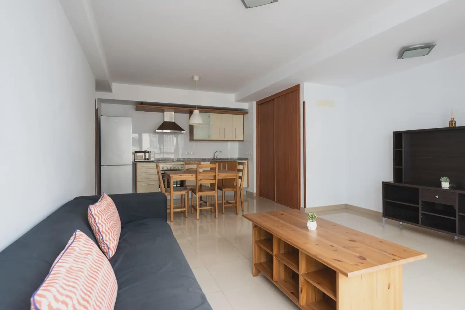1 quarto Apartamento para arrendar em Las Palmas de Gran Canaria - 1 000 € (Ref: 10036222)