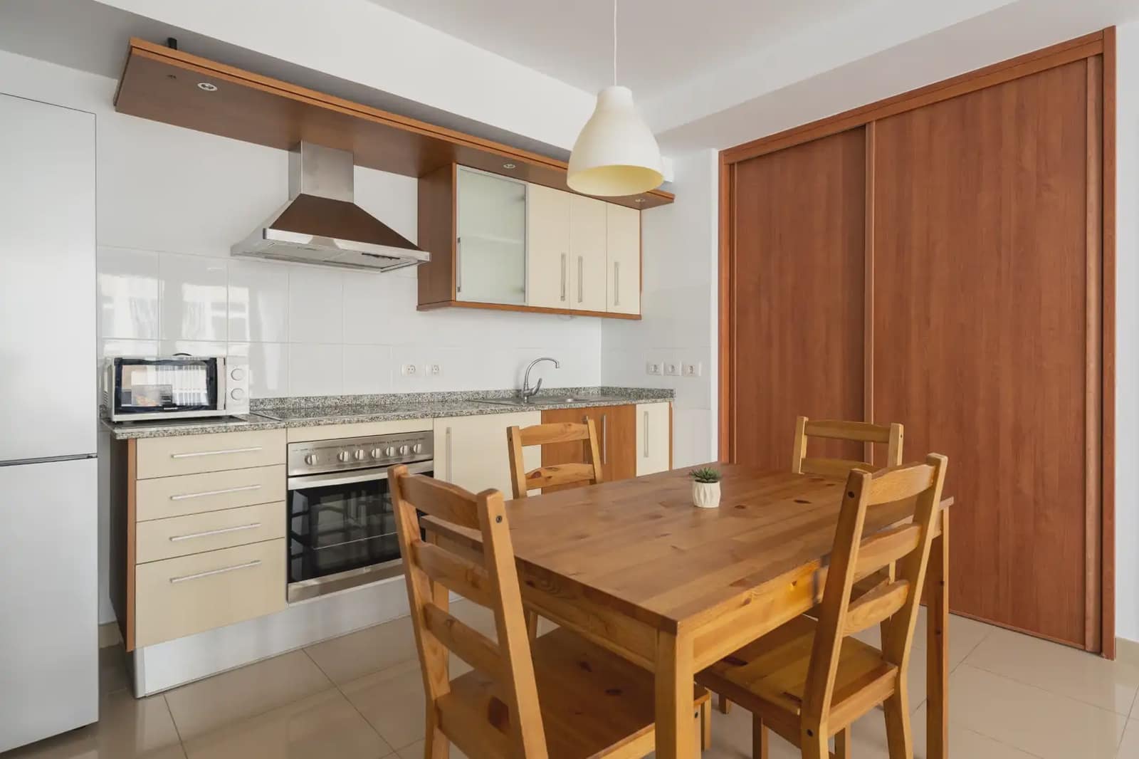 1 quarto Apartamento para arrendar em Las Palmas de Gran Canaria - 1 000 € (Ref: 10036222)