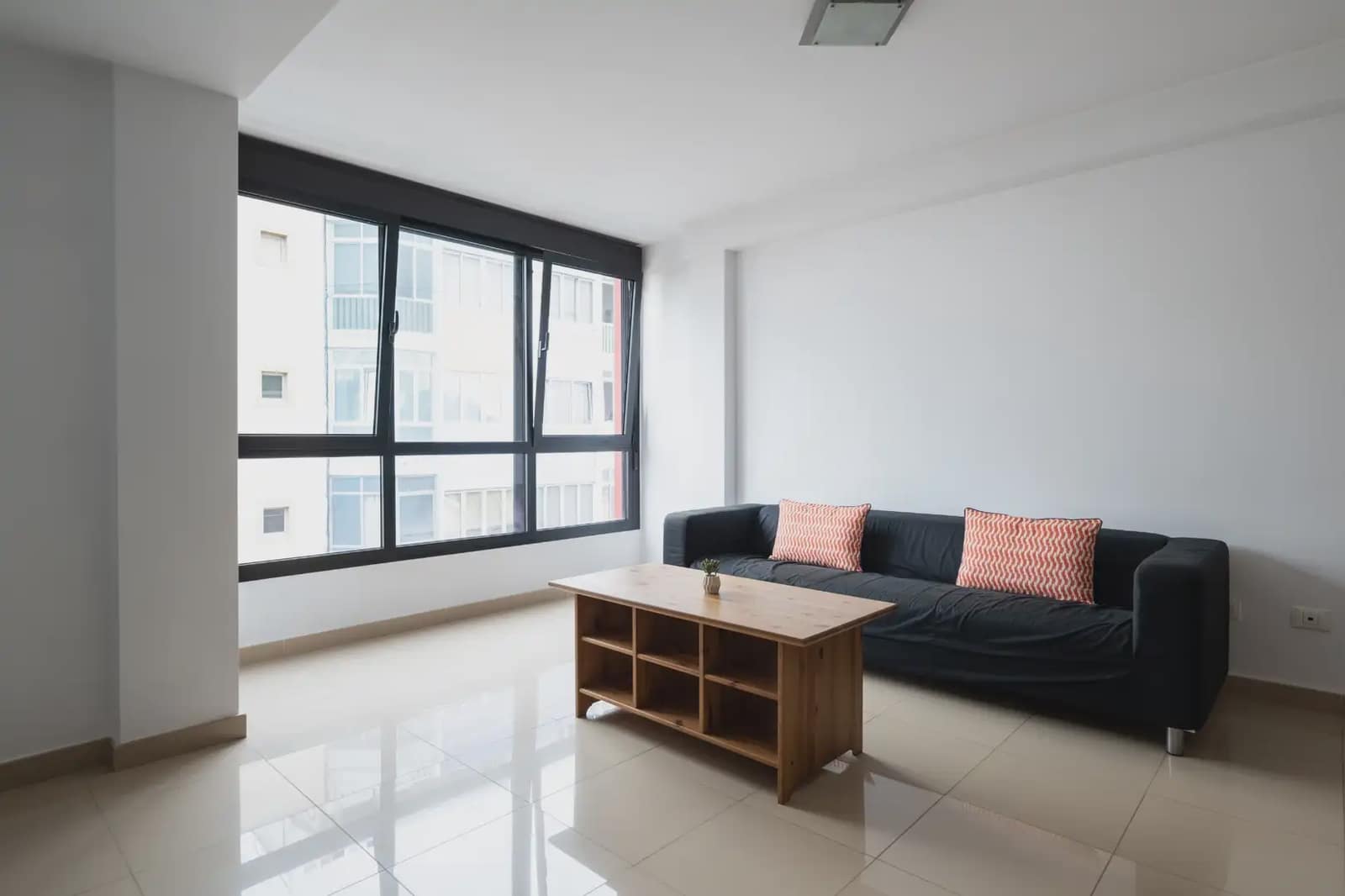 1 quarto Apartamento para arrendar em Las Palmas de Gran Canaria - 1 000 € (Ref: 10036222)