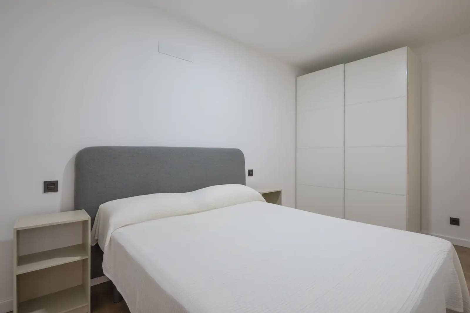 Piso de 2 habitaciones en Las Palmas de Gran Canaria en alquiler - 1.200 € (Ref: 10042071)