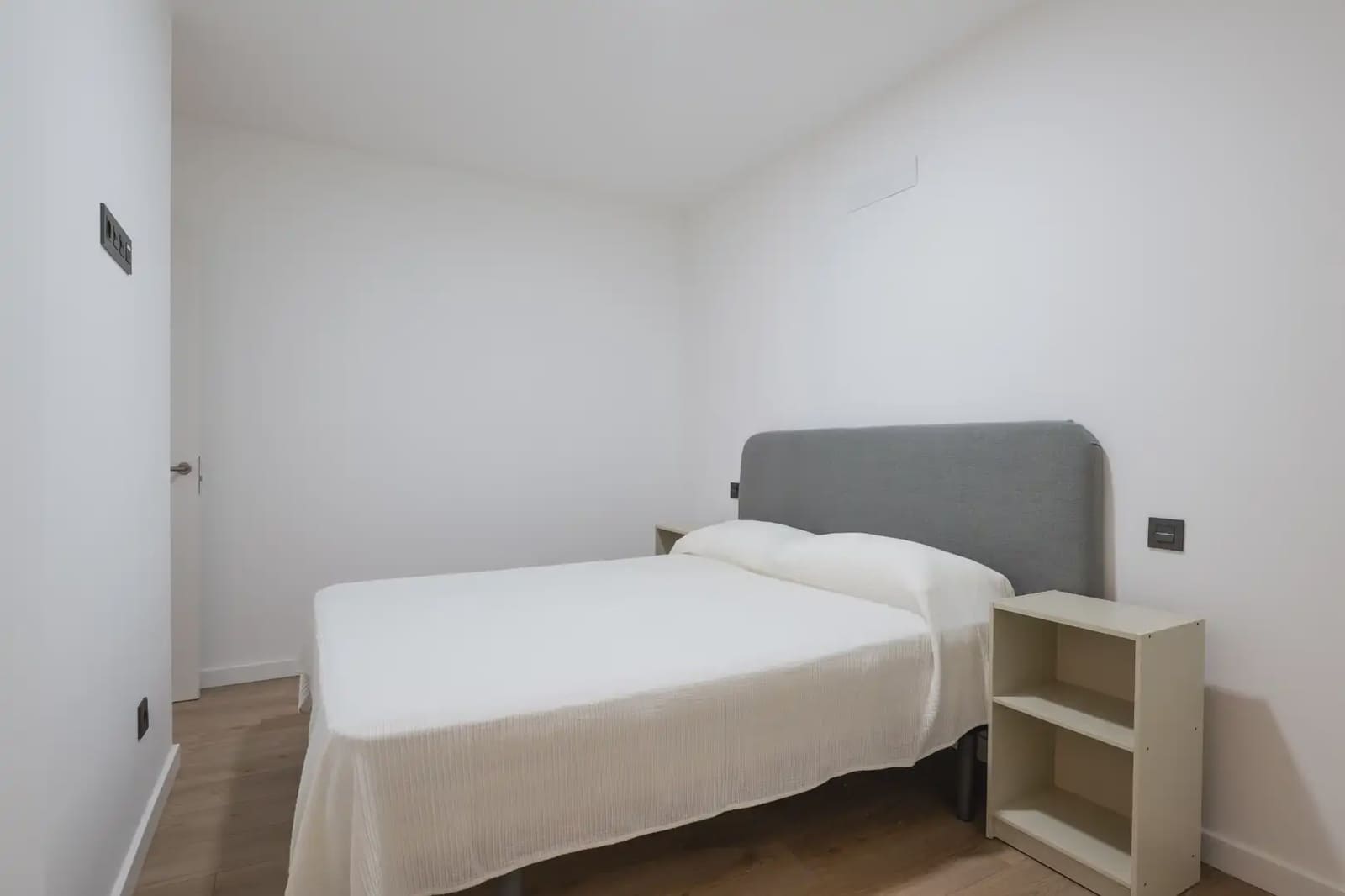 Piso de 2 habitaciones en Las Palmas de Gran Canaria en alquiler - 1.200 € (Ref: 10042071)