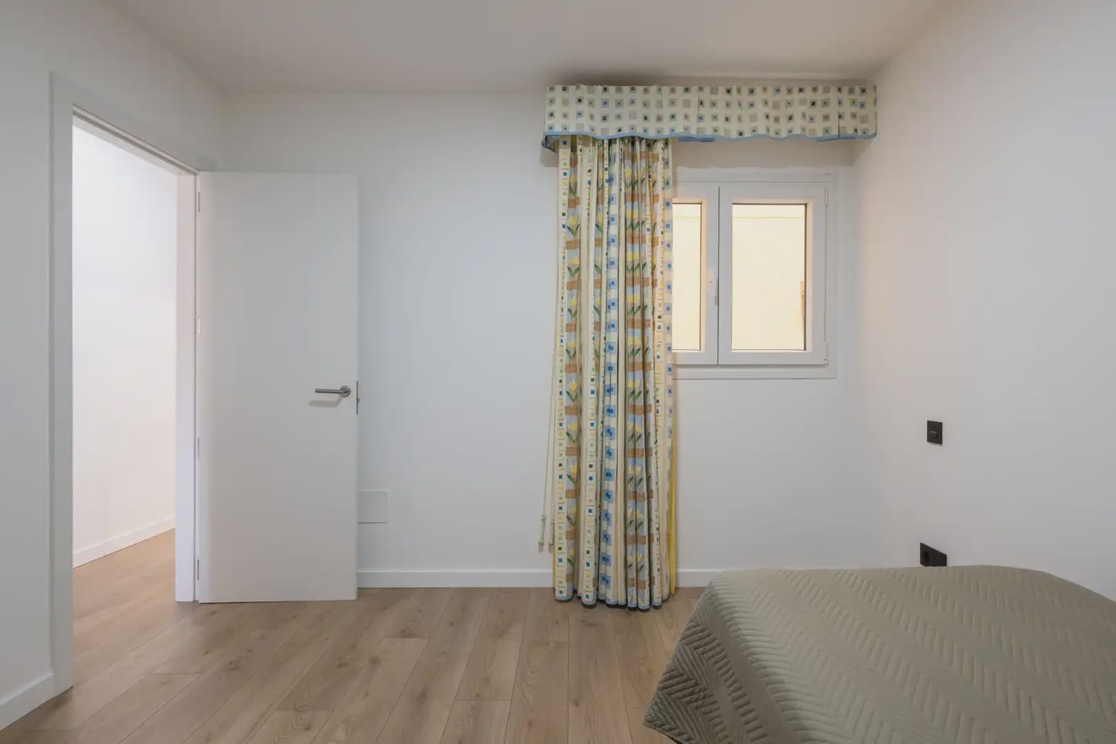 Piso de 2 habitaciones en Las Palmas de Gran Canaria en alquiler - 1.200 € (Ref: 10042071)