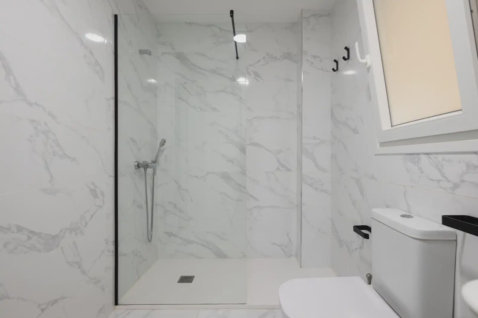 Piso de 2 habitaciones en Las Palmas de Gran Canaria en alquiler - 1.200 € (Ref: 10042071)