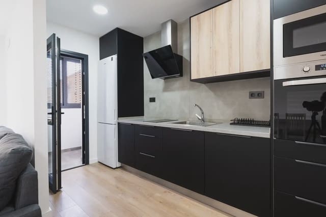 Piso de 2 habitaciones en Guanarteme, Las Palmas de Gran Canaria en alquiler - 1.200 € (Ref: 10042071)