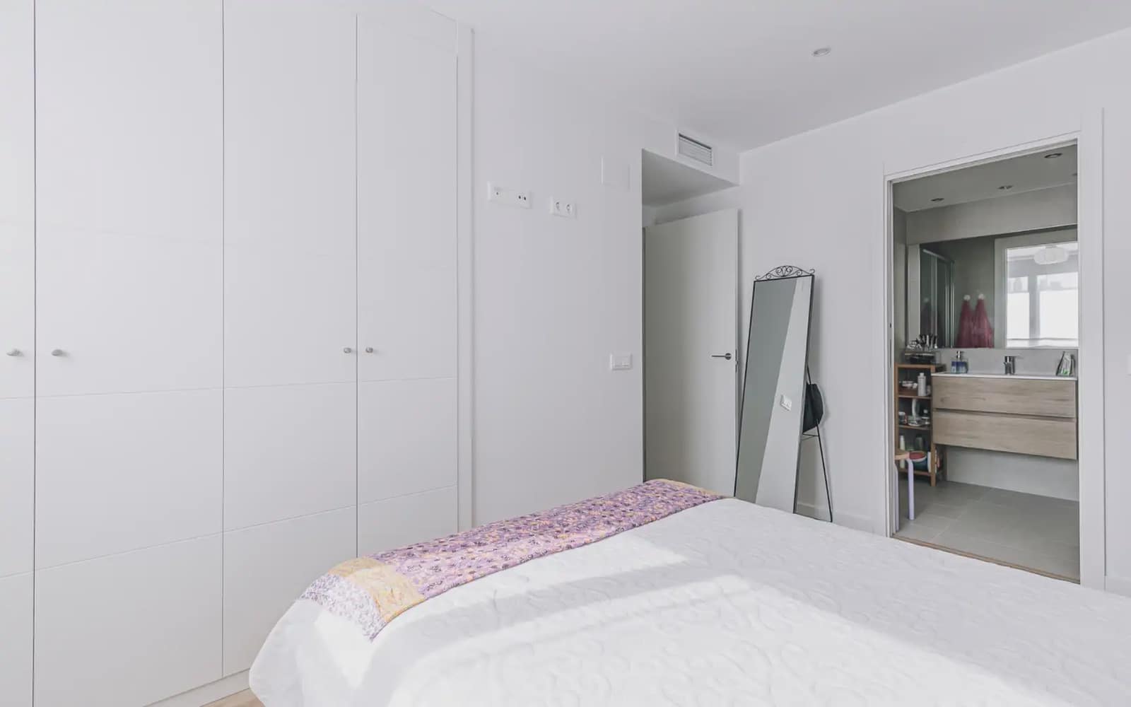 3 bedroom Flat for sale in Vilanova i la Geltru with pool garage - € 480,000 (Ref: 10043507)
