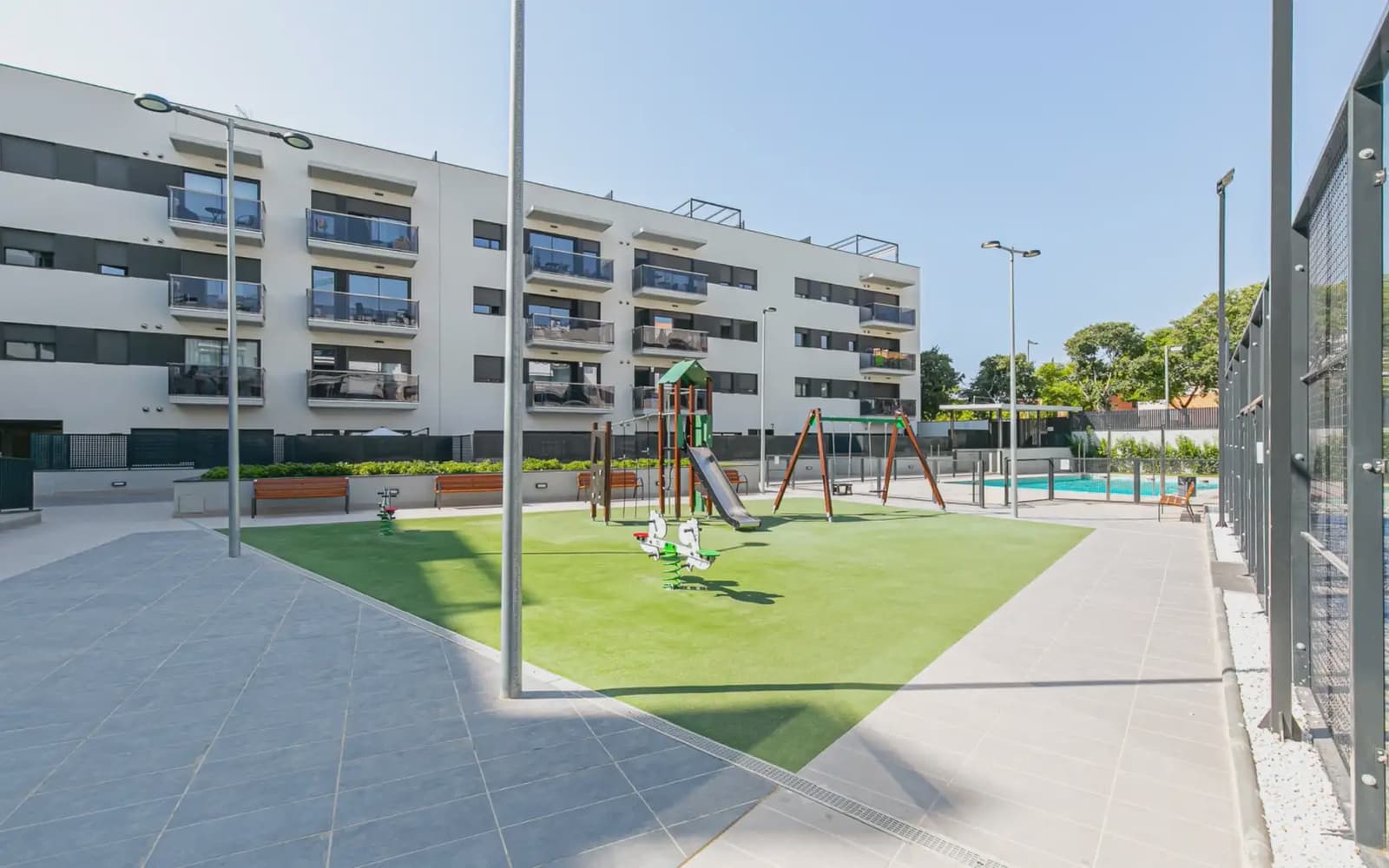 3 bedroom Flat for sale in Vilanova i la Geltru with pool garage - € 480,000 (Ref: 10043507)
