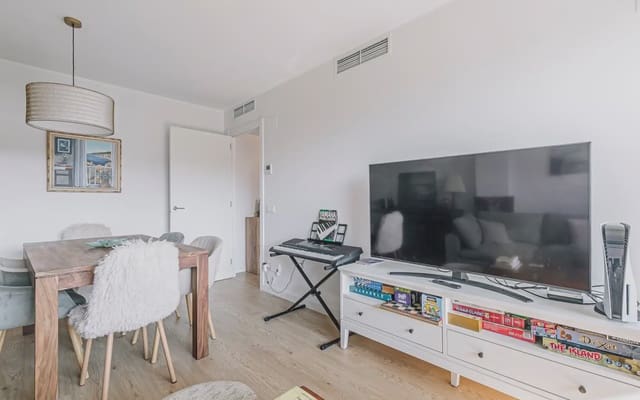 3 chambre Appartement à vendre à Vilanova i la Geltrú avec piscine garage - 480 000 € (Ref: 10043507)