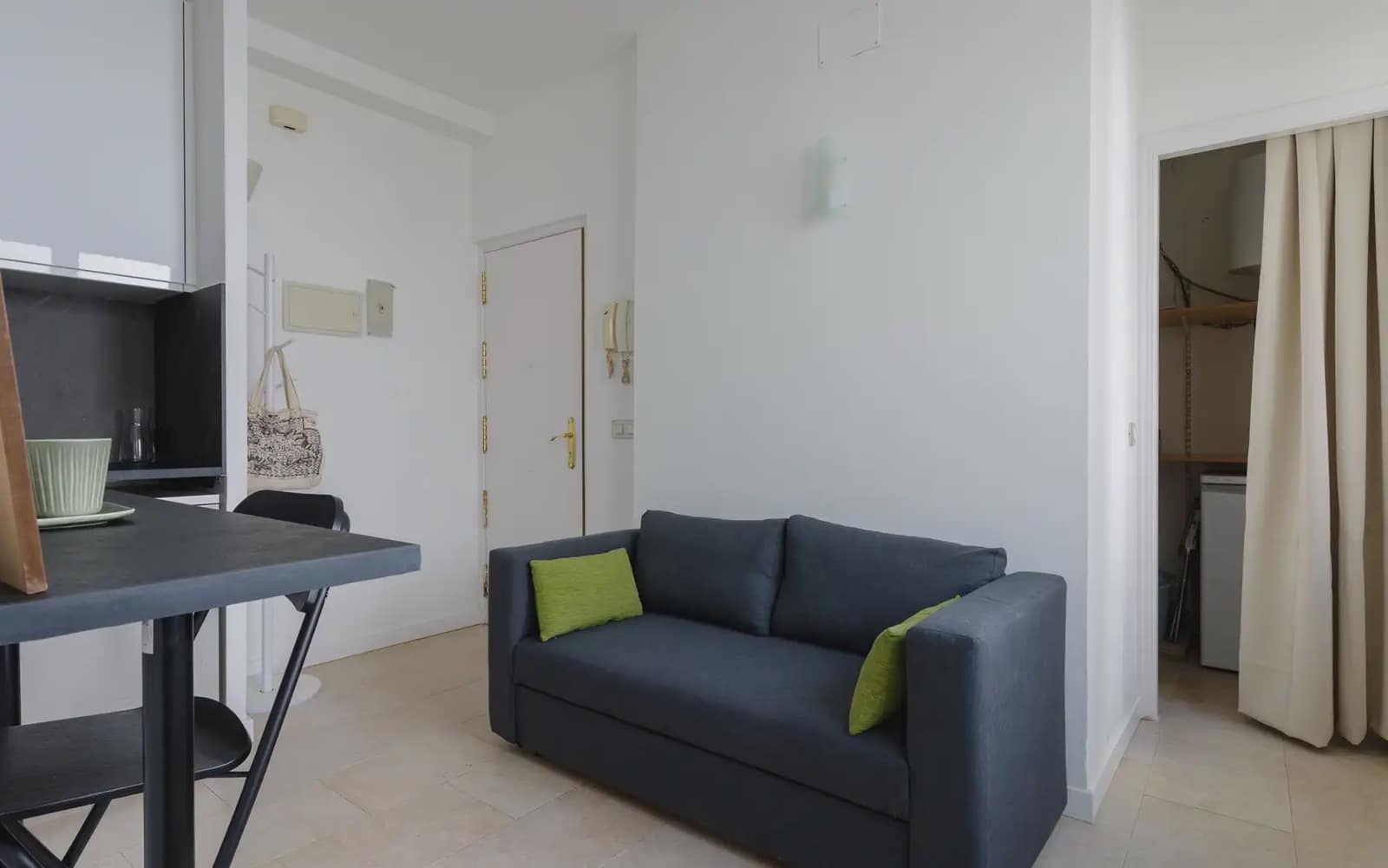 1 bedroom Flat for rent in Madrid city - € 1,250 (Ref: 10048082)