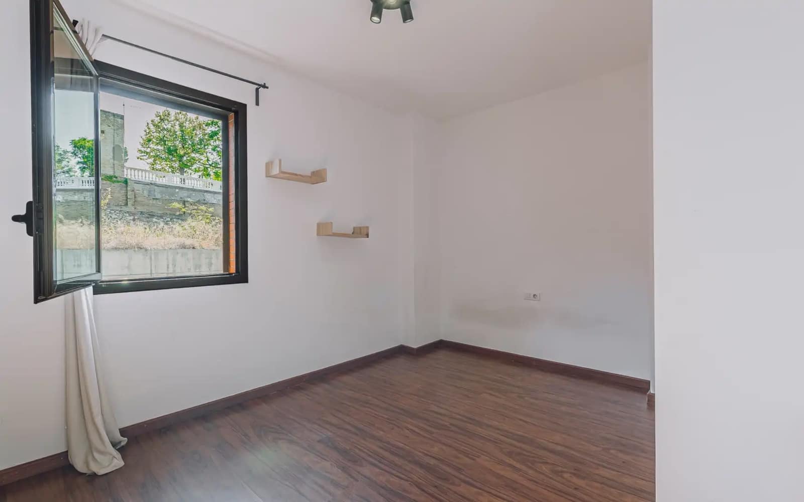 3 soverom Leilighet til salgs i El Papiol med svømmebasseng garasje - € 395 000 (Ref: 10054448)