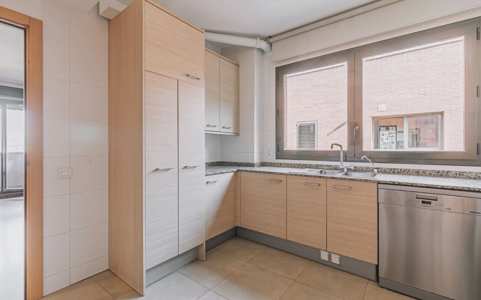 3 soverom Leilighet til salgs i El Papiol med svømmebasseng garasje - € 395 000 (Ref: 10054448)