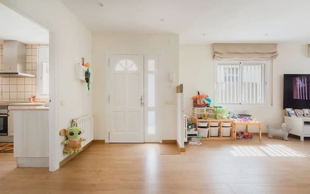4 chambre Villa/Maison Semi-Mitoyenne à vendre à Sant Fost de Campsentelles avec garage - 580 000 € (Ref: 10054449)