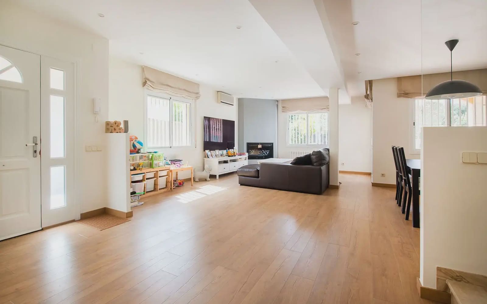 4 chambre Villa/Maison Semi-Mitoyenne à vendre à Sant Fost de Campsentelles avec garage - 580 000 € (Ref: 10054449)