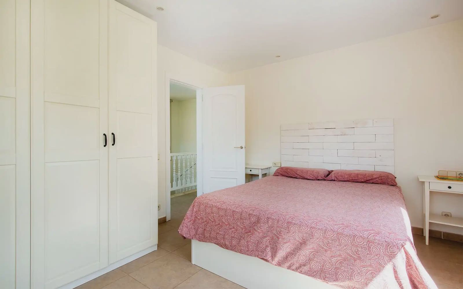 4 chambre Villa/Maison Semi-Mitoyenne à vendre à Sant Fost de Campsentelles avec garage - 580 000 € (Ref: 10054449)